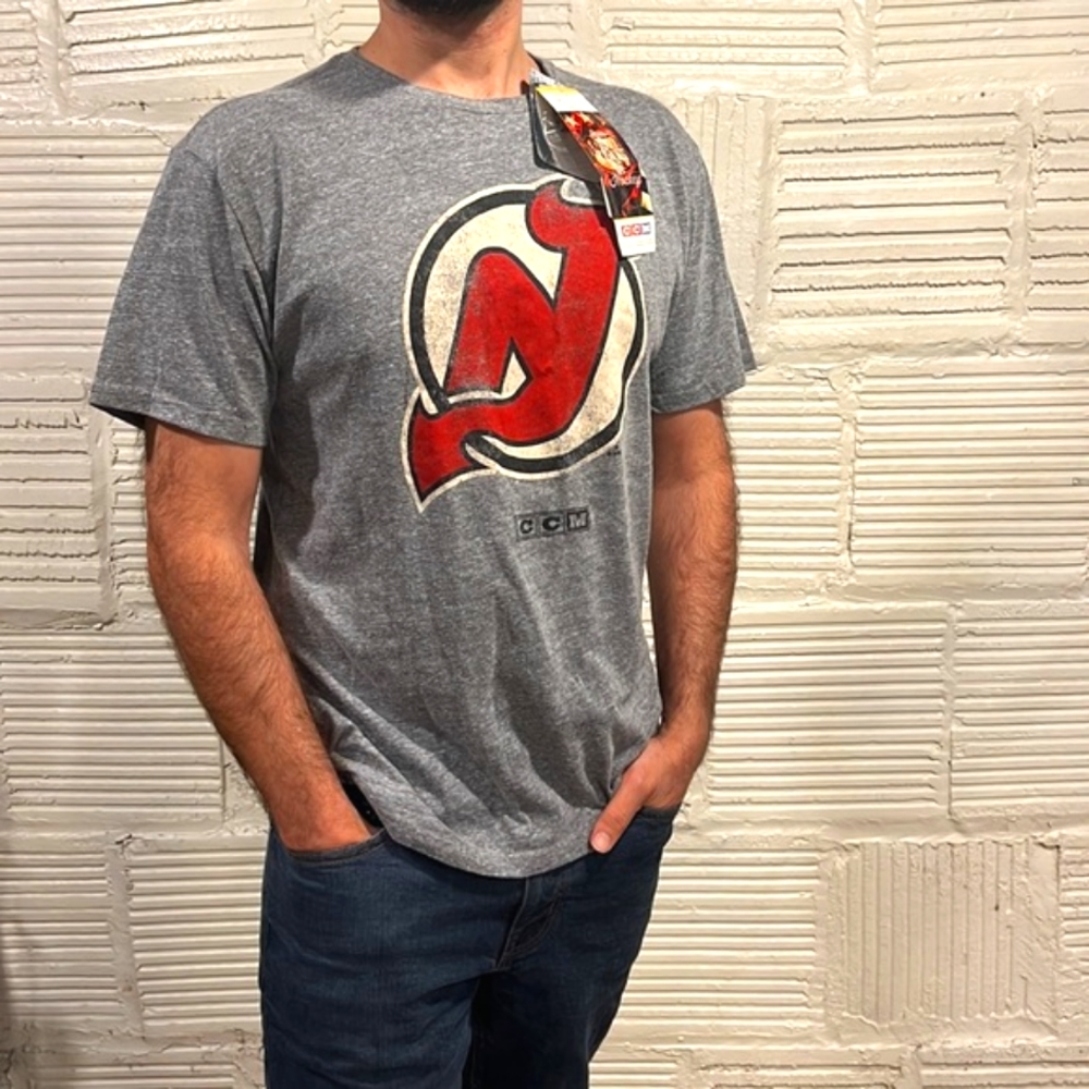 NHL CCM New Jersey Devils Distressed large T shirt